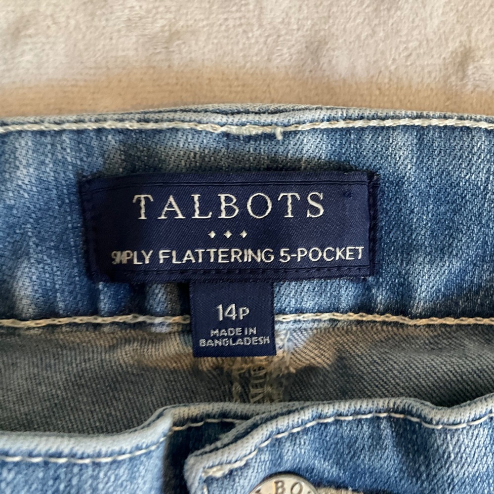 Talbots Cropped Jeans Women 14P Blue Floral Embroidered Simply Flattering Denim - Picture 2 of 8